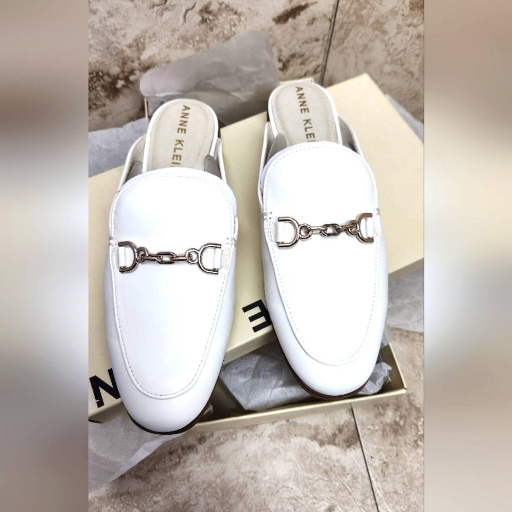 Anne Klein Women's Boston Loafer Flat  Size 6 White Slip-On On Casual Vacation